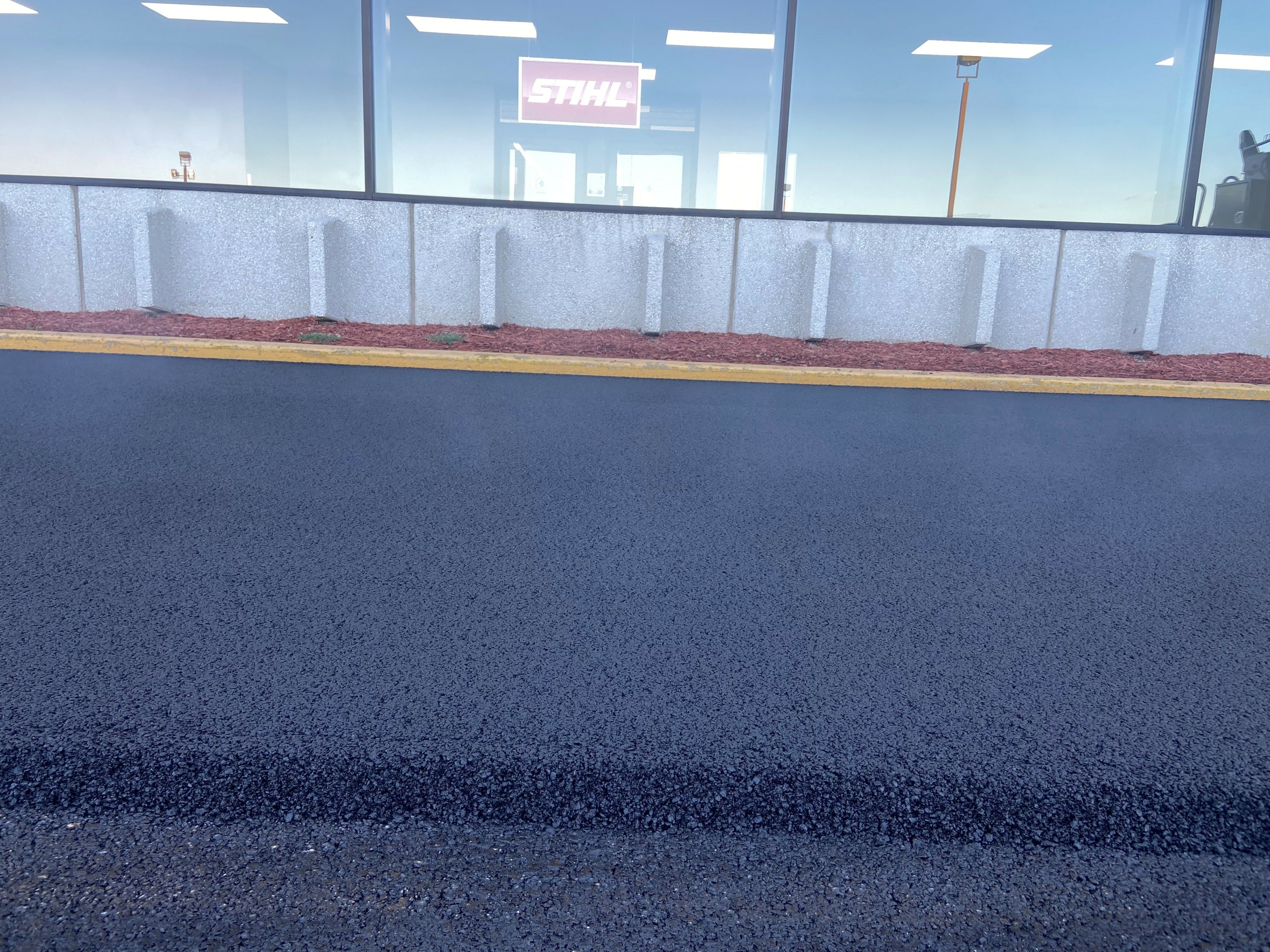 Municipal roadway with Elastiko ECR asphalt